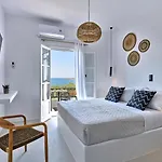 Five Senses מלון דירות 4*